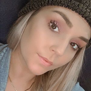 Meet your Posher, Maxine